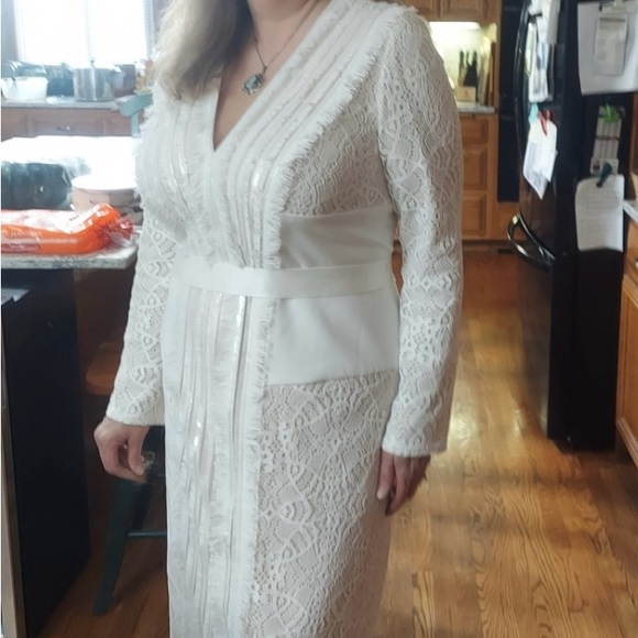 Tadashi Shoji Vow Renewal, 2nd Marriage, Anniversary Party, or Wedding Dress - Picture 5 of 14